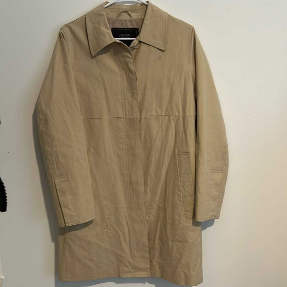 Authentic COACH trench coat size medium beautiful coat